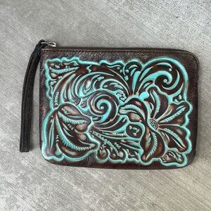Patrica Nash Cassini Wristlet
Tooled Turquoise